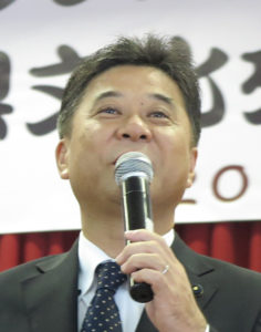 乾杯の音頭をとった松田三郎県議