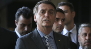 ブラジル銀行文化センターで記者会見を行うボウソナロ次期大統領（Valter Campanato/Ag. Brasil）