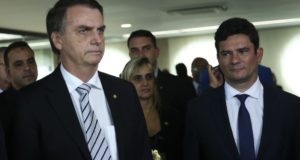 モロ氏（右）とボウソナロ氏(José Cruz/Agência Brasil)