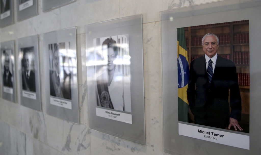 歴代大統領の写真ギャラリーに加えられたテメル大統領（Wilson Dias/Ag. Brasil）