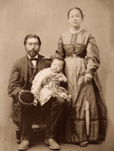 帰国後、カリフォルニアで学んだワイン醸造法を日本で広めた大藤松五郎とその家族と見られる写真（ＡＲＣ提供写真）