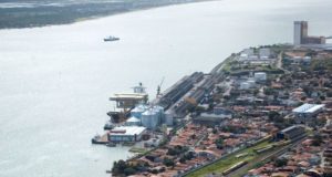 入札対象となったカベデード港のターミナルの一つ（Companhia Docas da Paraíba / Divulgação）