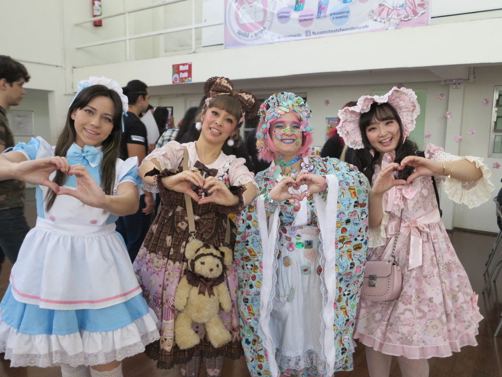 メイドカフェでカリーナさん、「ブラジルかわいい大使」松田明美さん