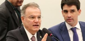 報告官のモレイラ下議（Fabio Rodrigues Pozzebom/Agencia Brasil）
