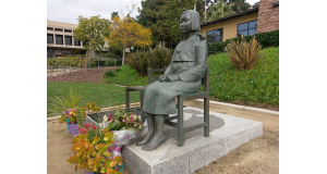 カリフォルニア州グレンデールの慰安婦像（Ka-cw2018, From Wikimedia Commons）