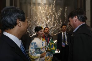 宿泊先のホテルで歓迎されたボルソナロ大統領（Alan Santos/PR）