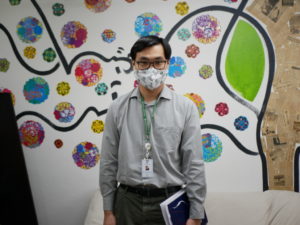 来社に訪れたリベルダーデ医療センターの近澤エドアルド寛（ちかざわ・ひろし）診療部長