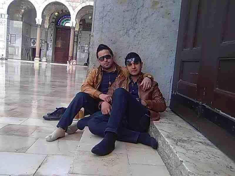 シリア戦争の前、ダマスカスのウマイヤ・モスクで従兄弟とアブドゥルさん
