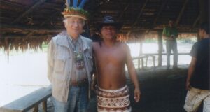 野澤の兄貴分として盃を交わした、ペルーの先住民の若き酋長。私の愛用のオーストラリア産のカンガルーハットをかぶってご満悦の様子