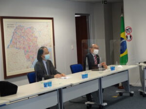 ブラジル日本商工会議所の平田藤義事務局長と日下野成次氏