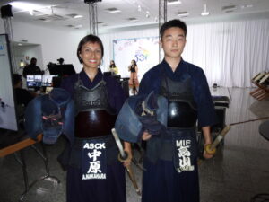 剣道指導者育成第１期生中原明美さんと高山トーマスさん